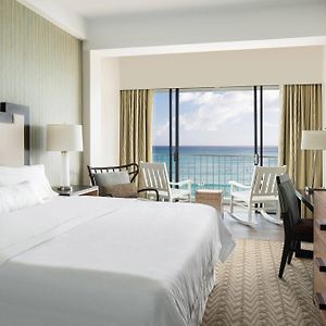 Diamond Oceanfront King Room Mobility or hearing accessible
